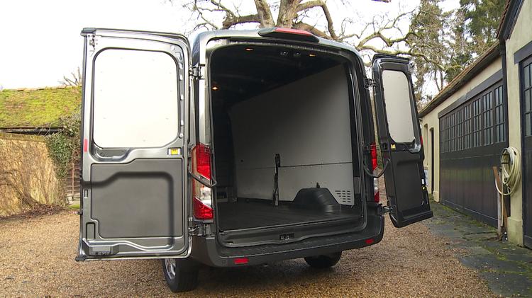 FORD TRANSIT 460 L4 MINIBUS DIESEL RWD 2.0 EcoBlue 165ps H3 18 Seater Leader [Nav]